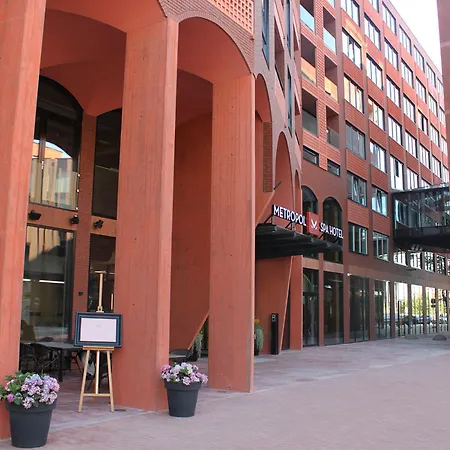 Metropol 4*